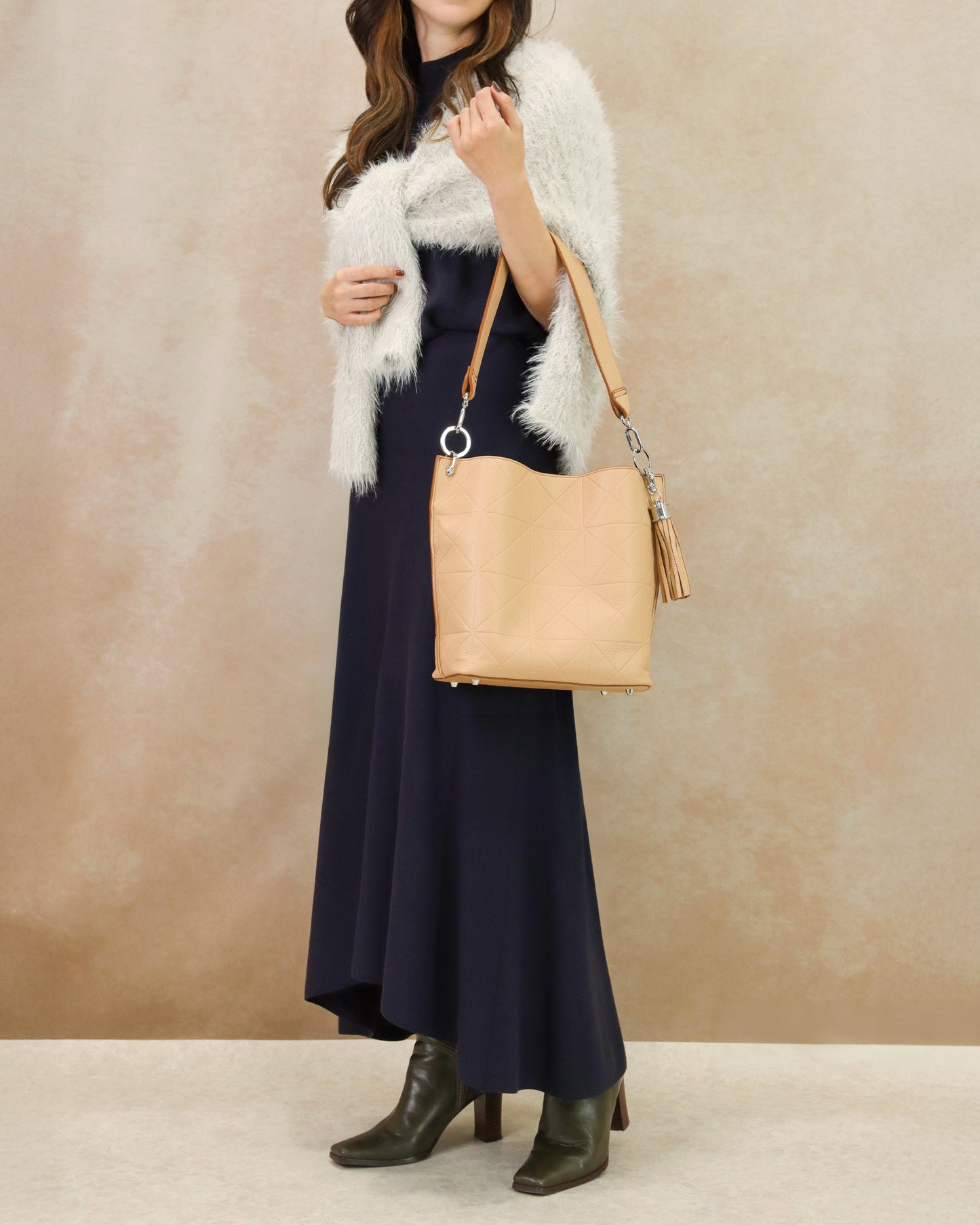 牛革シンクロエンボスバッグ