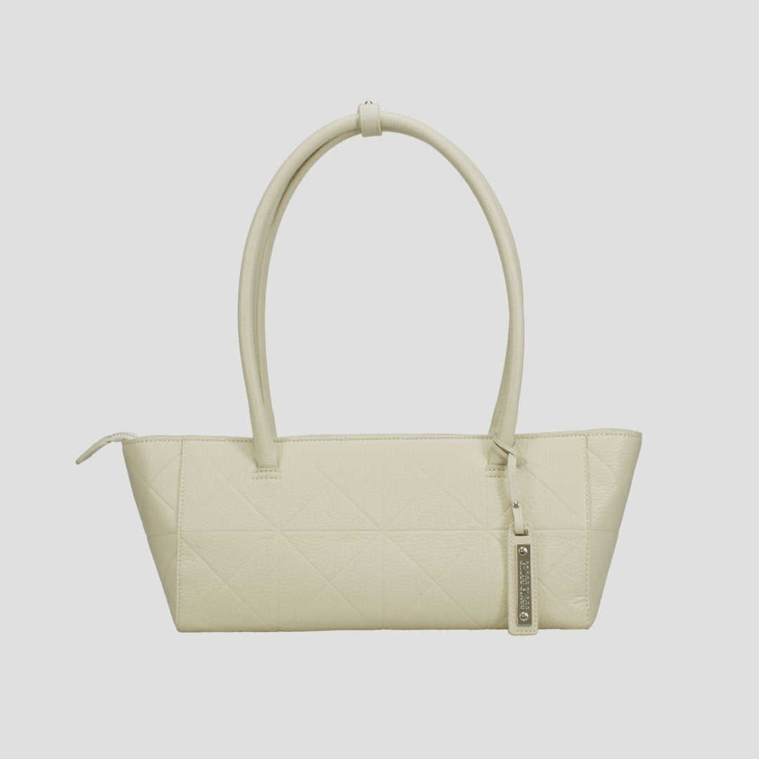 イタリアンレザー 牛革エンボスロングハンドルバッグ ハンドバッグ 本